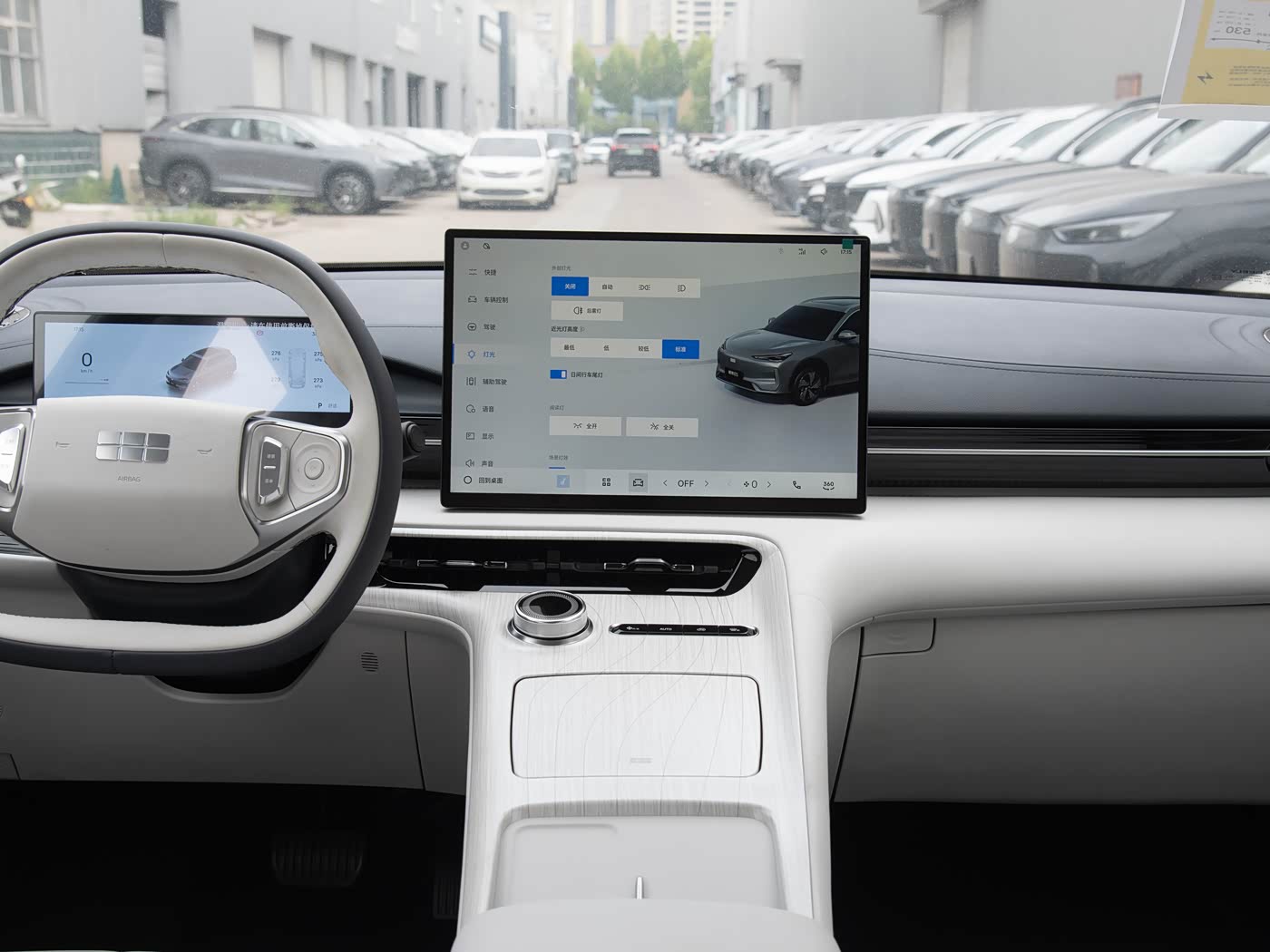Geely EX5 — центральный экран и консоль