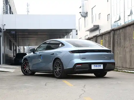Geely Galaxy E8 2025, 620 км 4WD Starship LiDAR — кузов, фото 3