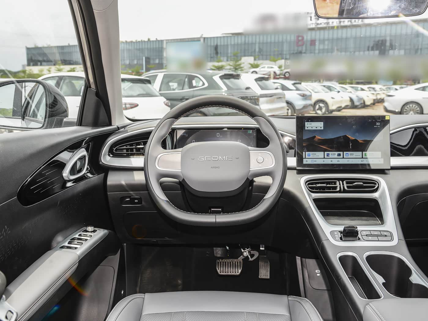 Geely EX2 (Xingyuan) 2025 410 km — салон, фото 2
