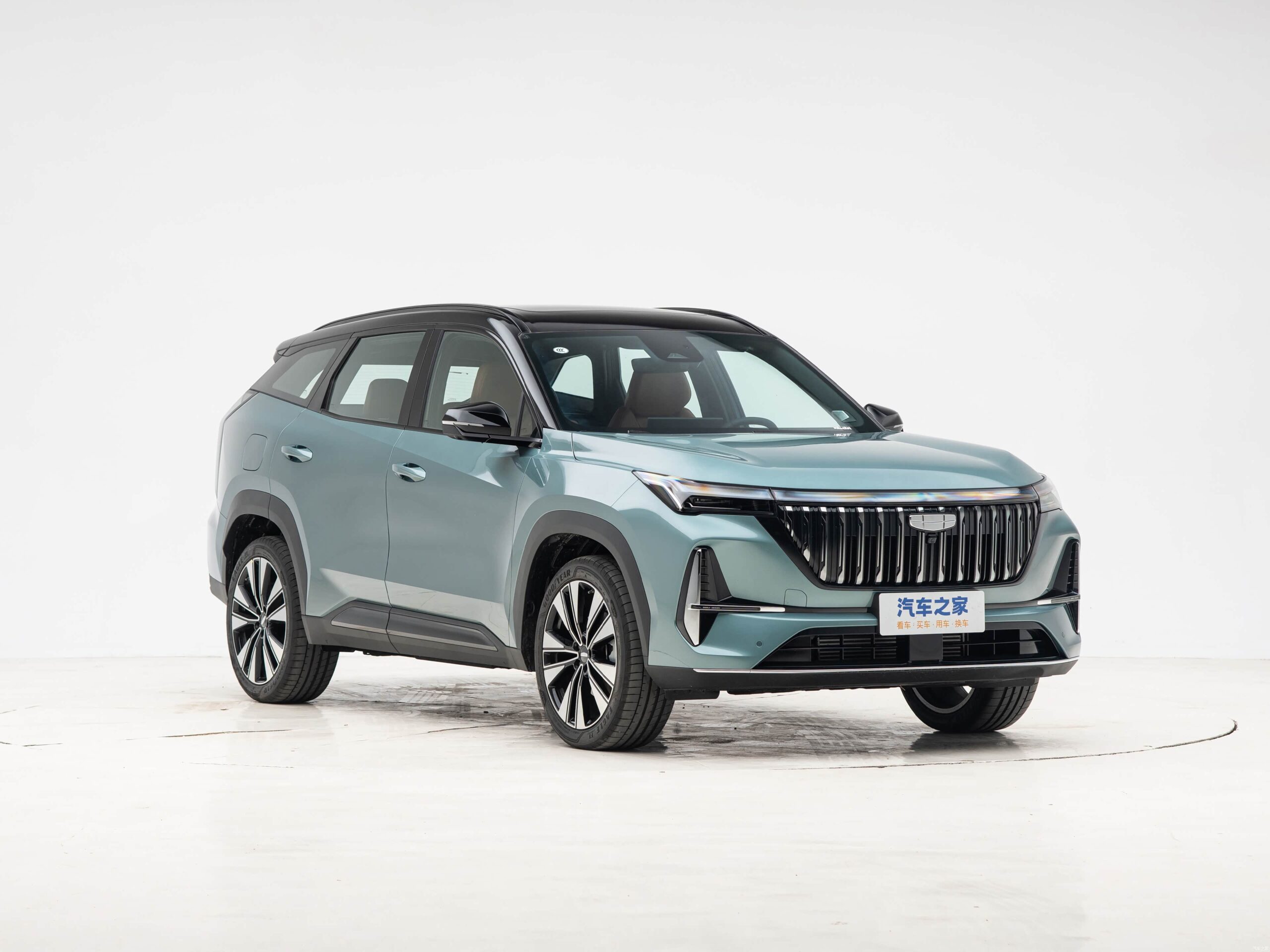 Geely Atlas (Boyue L) 2025 IV поколения 1.5TD DCT — кузов, фото 3