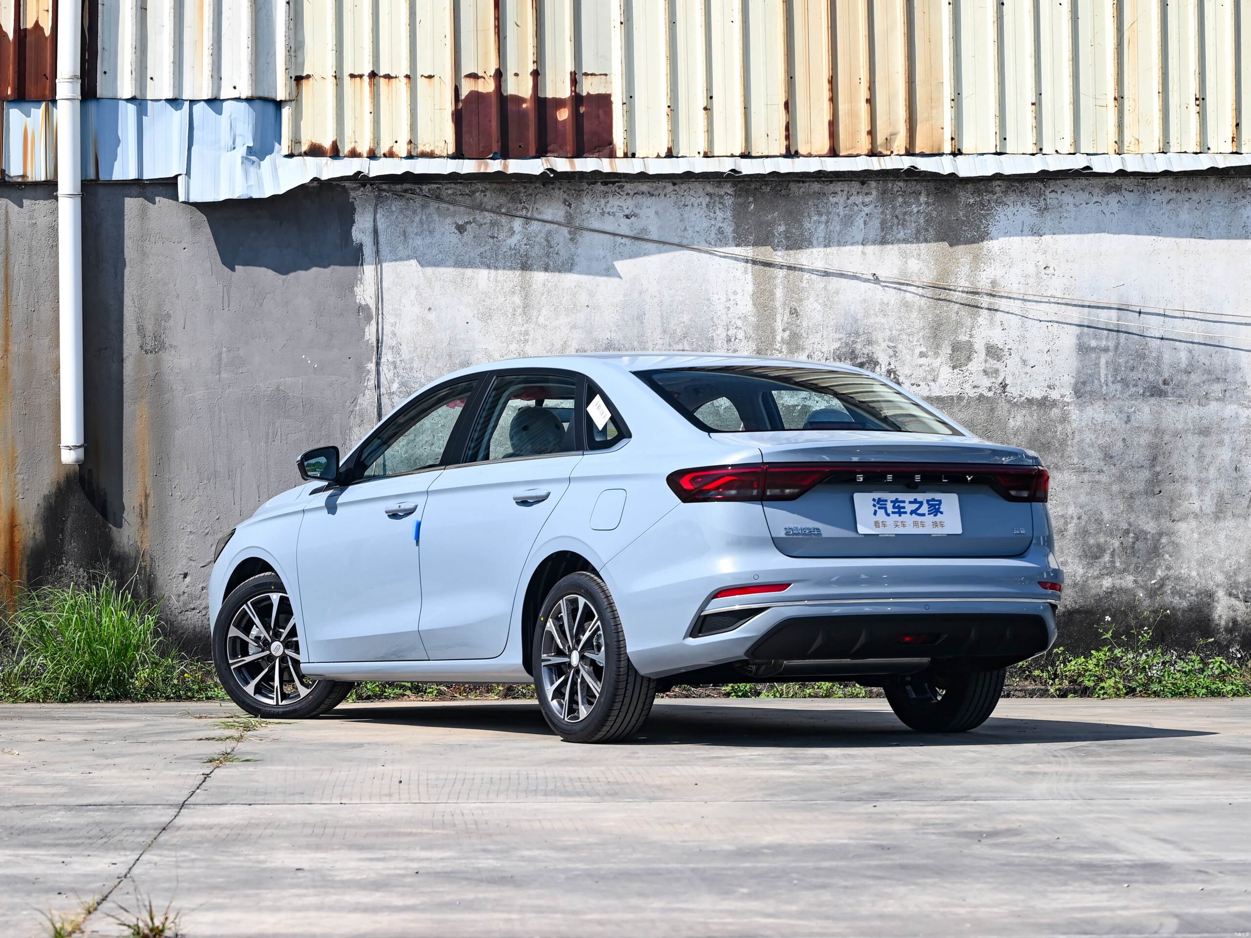 Geely Emgrand 2025 IV поколения 1.5L CVT — кузов, фото 5