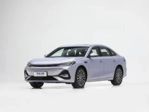 Geely Galaxy A7 — передний ракурс слева