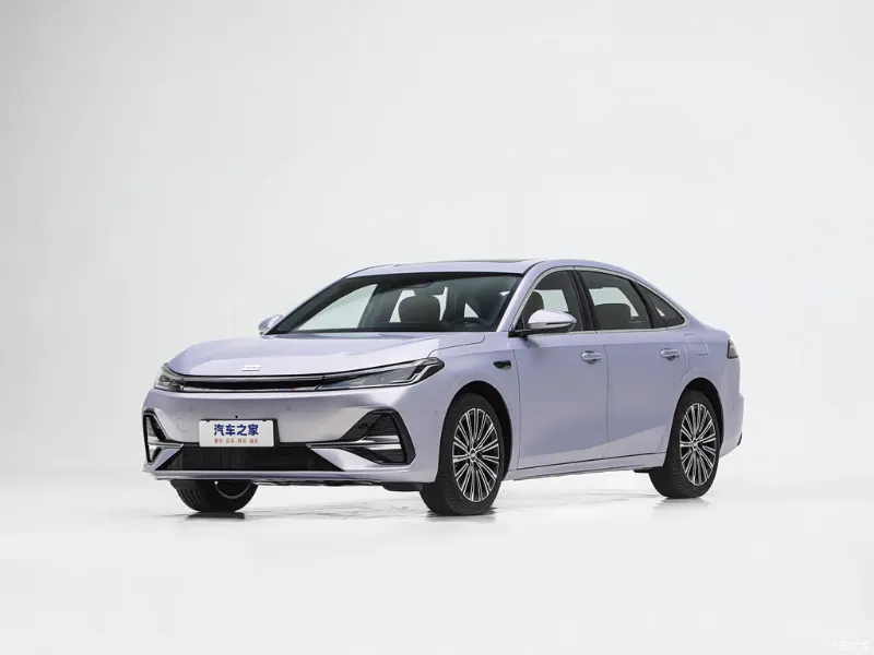 Geely Galaxy A7 — передний ракурс слева