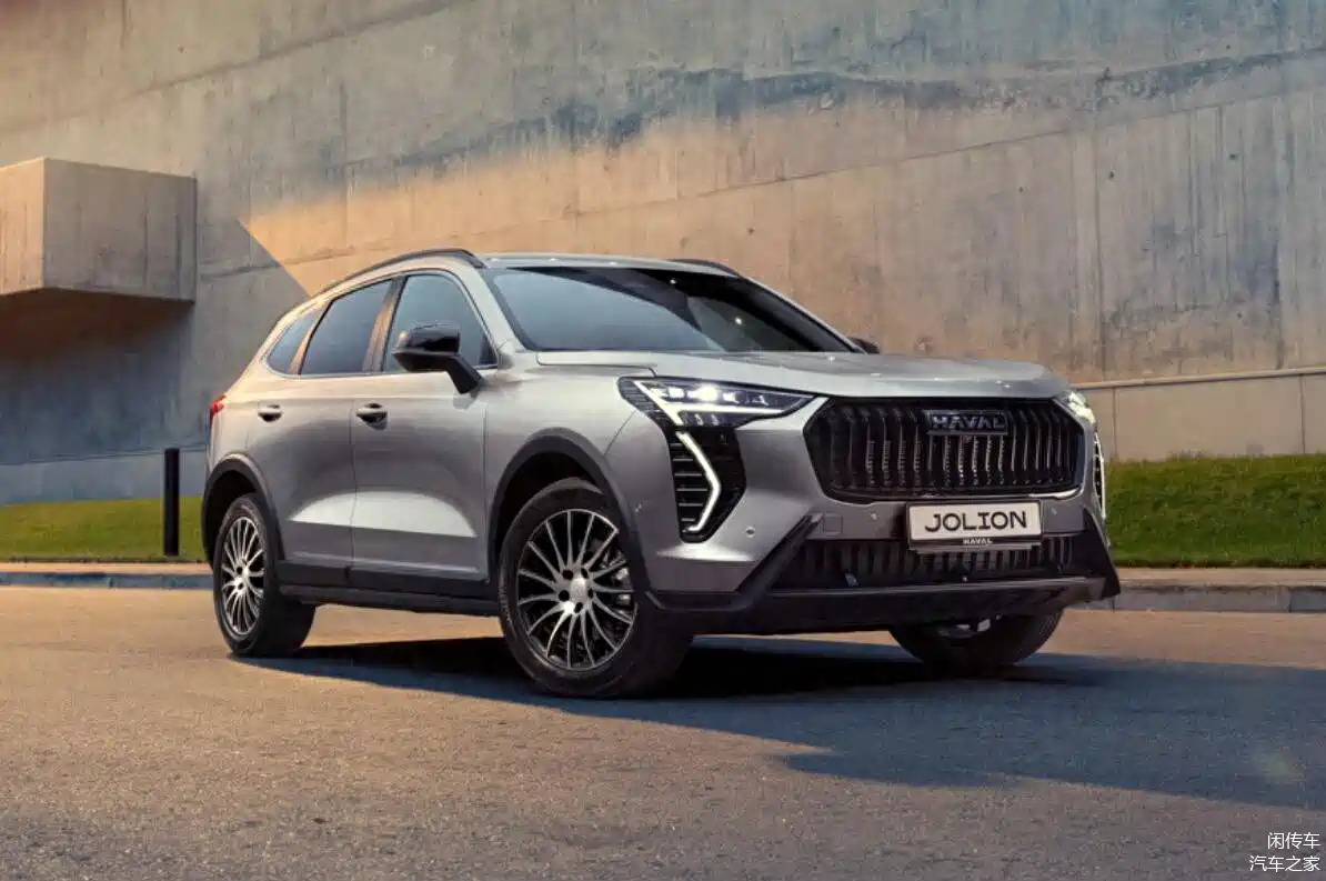 Haval Jolion 2024 — рестайлинговый кроссовер, вид спереди сбоку