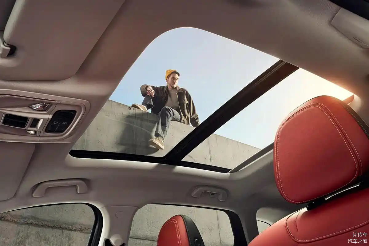 Haval Jolion 2024 — экран мультимедиа и место водителя