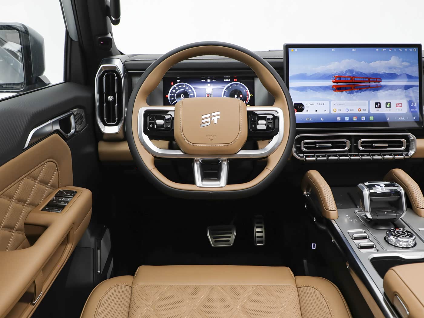 Jetour T2 — водительское место и центральный дисплей