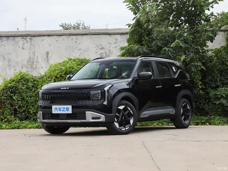 Kia Seltos — передний ракурс слева