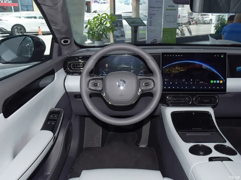 Leapmotor C01 — передняя панель и мультимедиа, фото 2