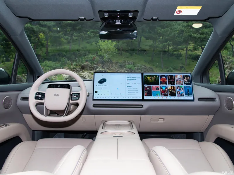 Li Auto i6 — передняя панель и мультимедиа, фото 1