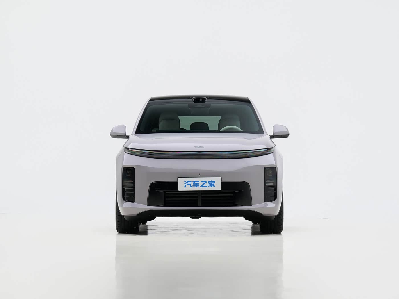 Li Auto L6 — вид спереди
