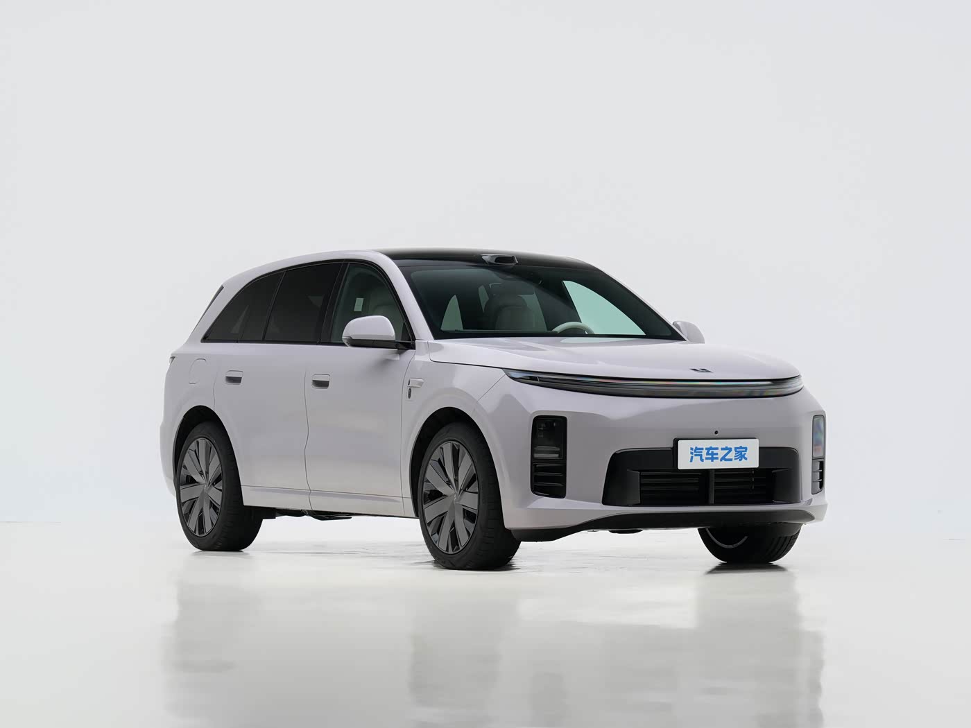 Li Auto L6 — передний ракурс справа