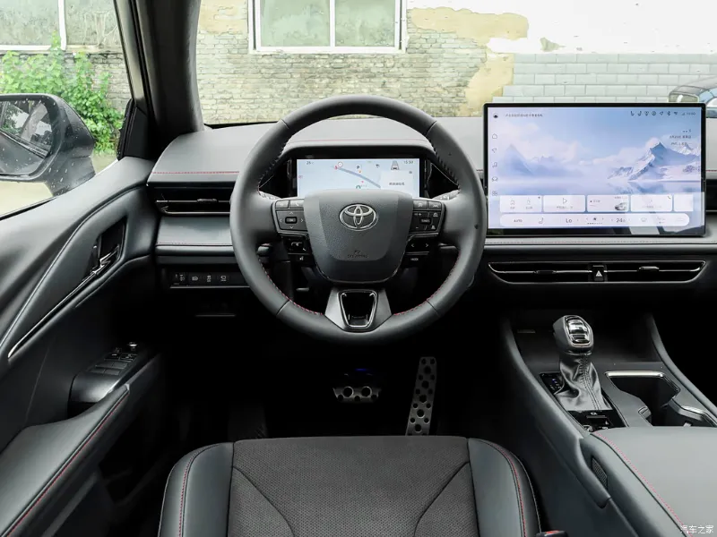 Toyota Camry — передняя панель и мультимедиа, фото 2