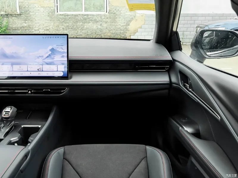 Toyota Camry — передняя панель и мультимедиа, фото 4