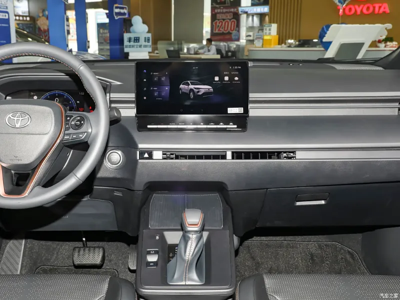 Toyota Corolla Cross — передняя панель и мультимедиа, фото 3