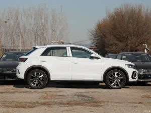 Volkswagen T-Roc — вид сбоку справа