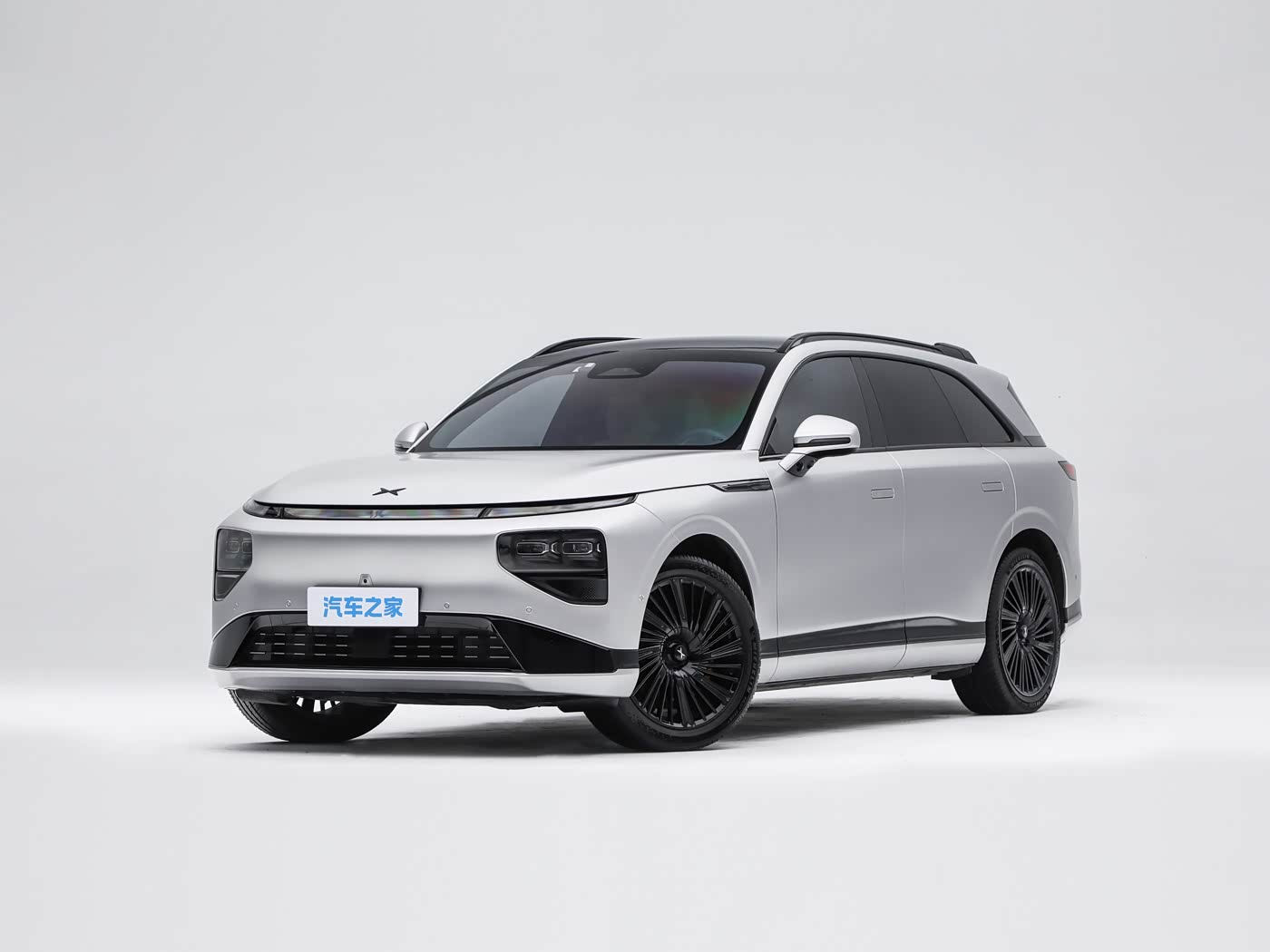 Xpeng G9 — фото автомобиля Xpeng из Китая
